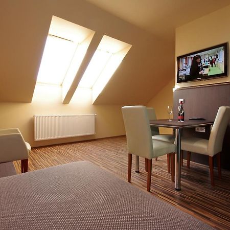 Corvin Apartman Дьюла Экстерьер фото