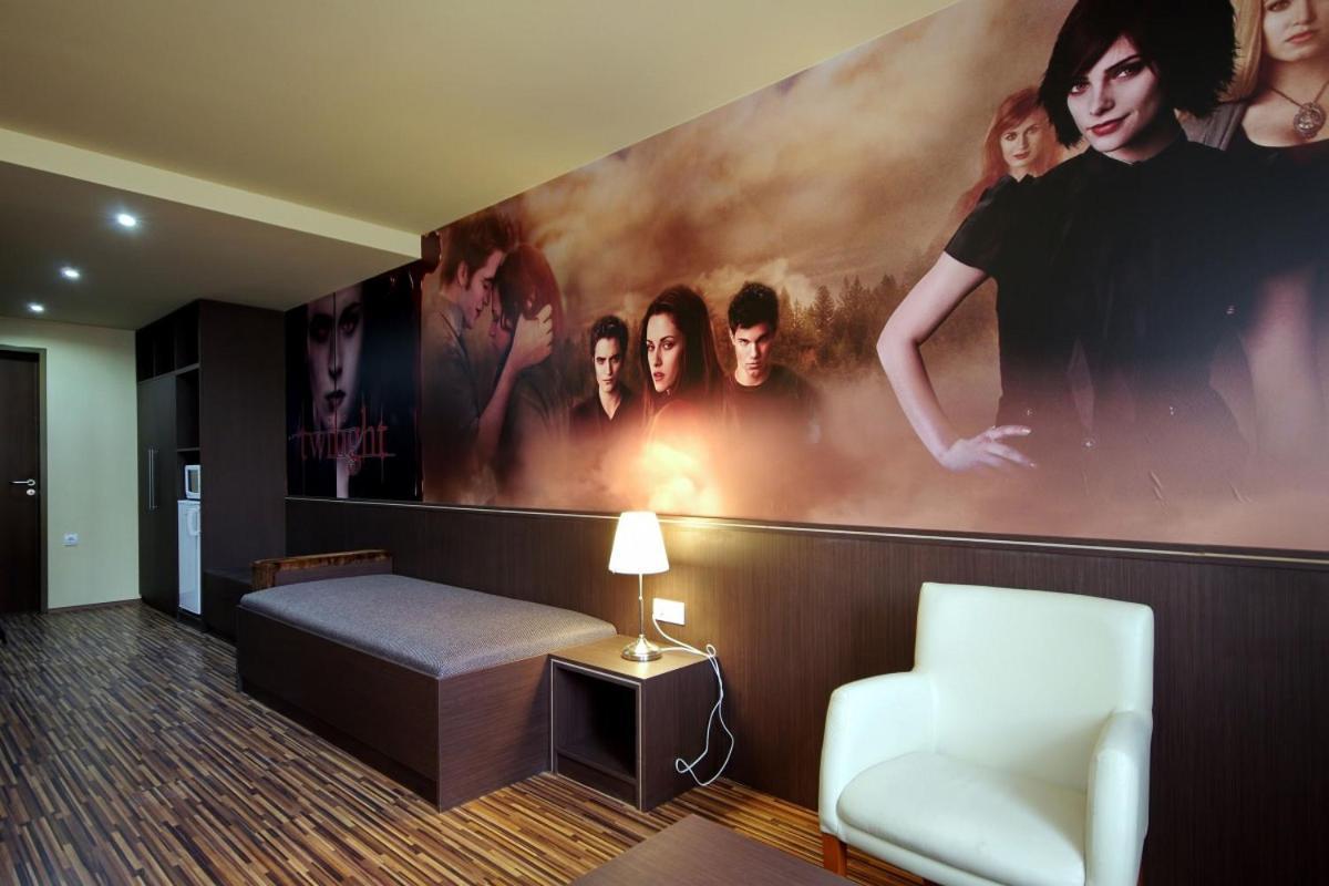 Corvin Apartman Дьюла Экстерьер фото