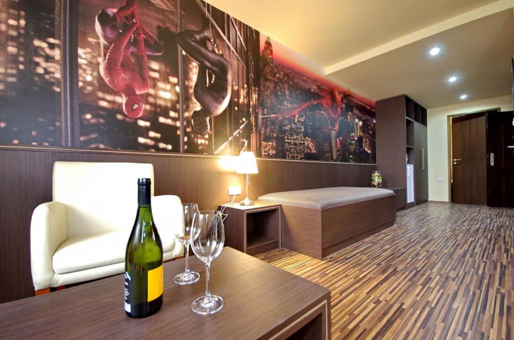 Corvin Apartman Дьюла Экстерьер фото